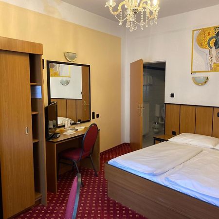Garten- Und Kunsthotel Gabriel City Vienna Esterno foto