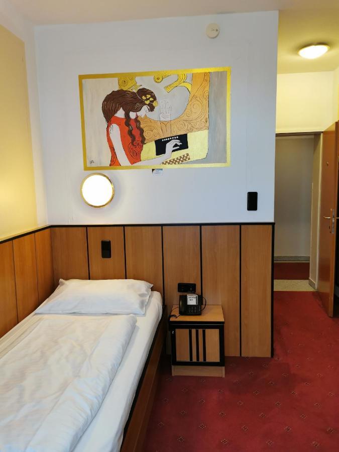 Garten- Und Kunsthotel Gabriel City Vienna Esterno foto