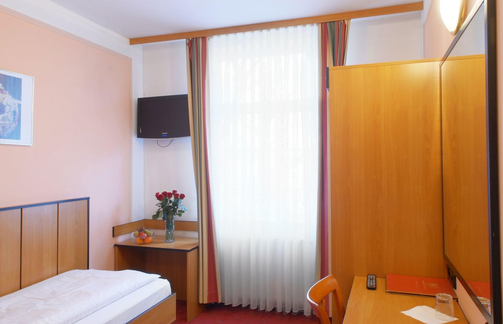 Garten- Und Kunsthotel Gabriel City Vienna Esterno foto