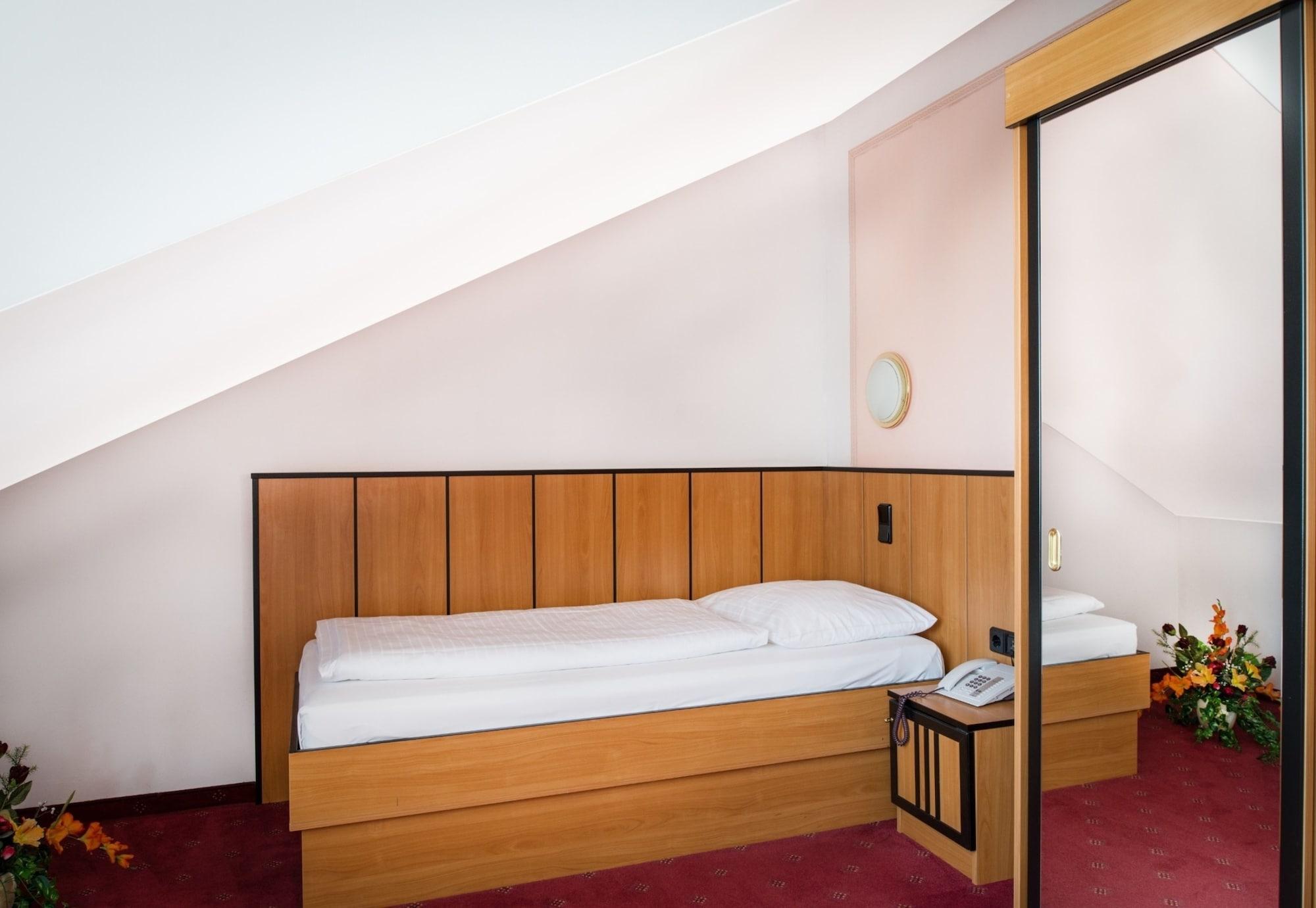 Garten- Und Kunsthotel Gabriel City Vienna Esterno foto