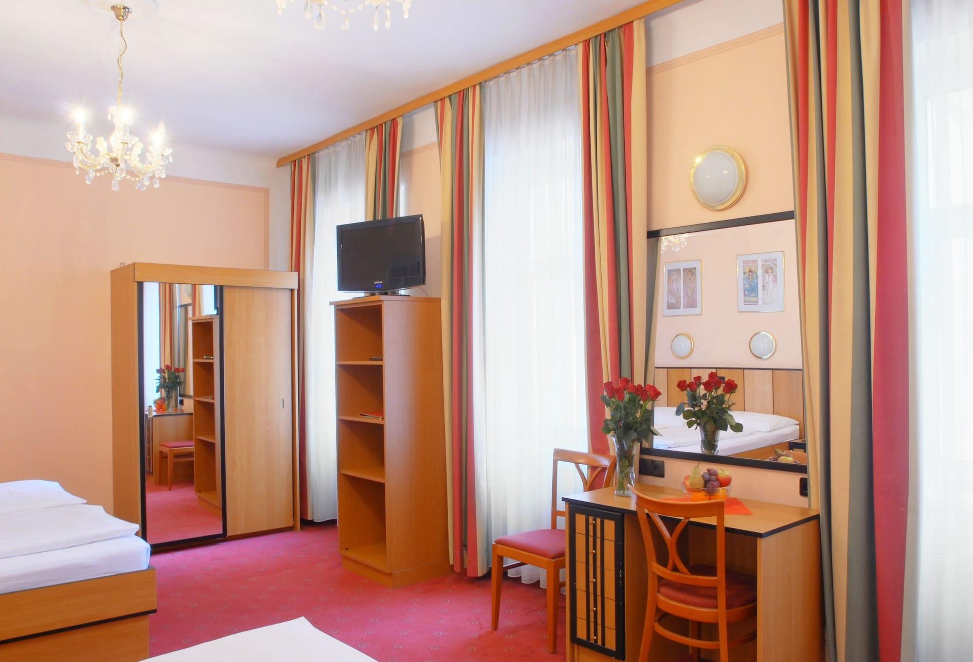 Garten- Und Kunsthotel Gabriel City Vienna Esterno foto