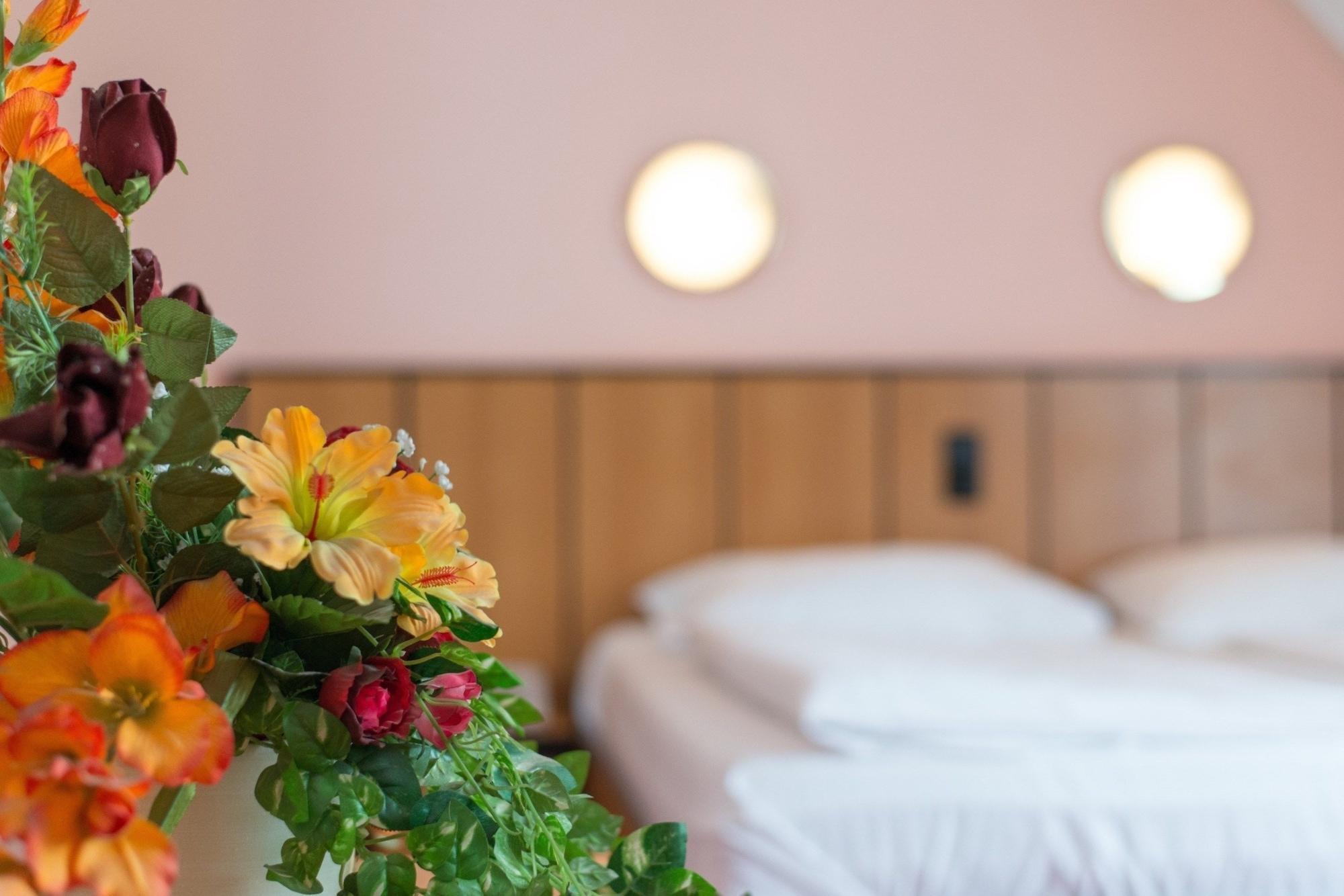 Garten- Und Kunsthotel Gabriel City Vienna Esterno foto