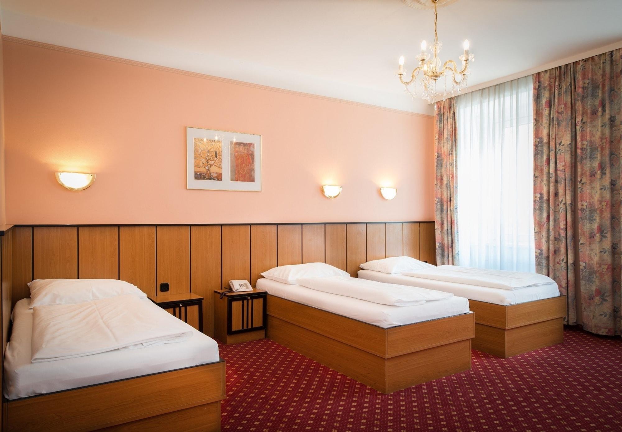 Garten- Und Kunsthotel Gabriel City Vienna Esterno foto