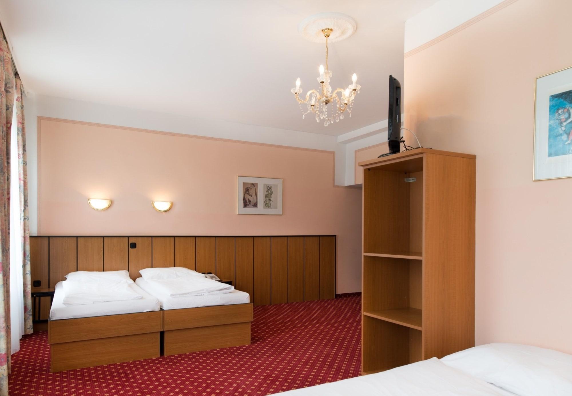 Garten- Und Kunsthotel Gabriel City Vienna Esterno foto